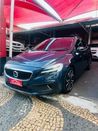 VOLVO V40 2018