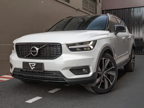 VOLVO XC40 2022