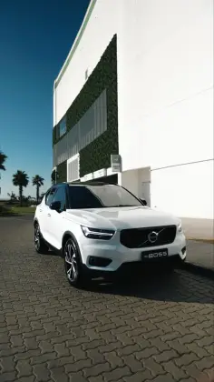VOLVO XC40 2021