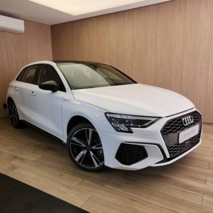 AUDI A3 2024