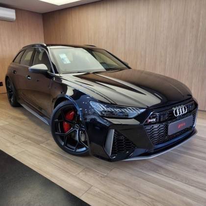 AUDI RS6 2025