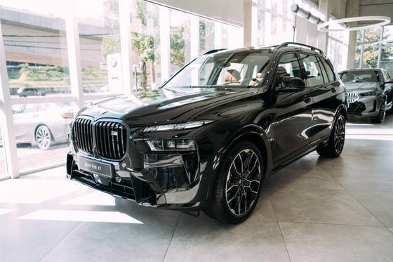 BMW X7 2025