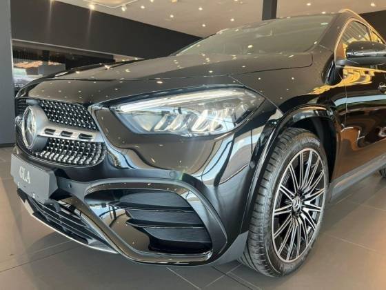 MERCEDES-BENZ GLA 200 2025