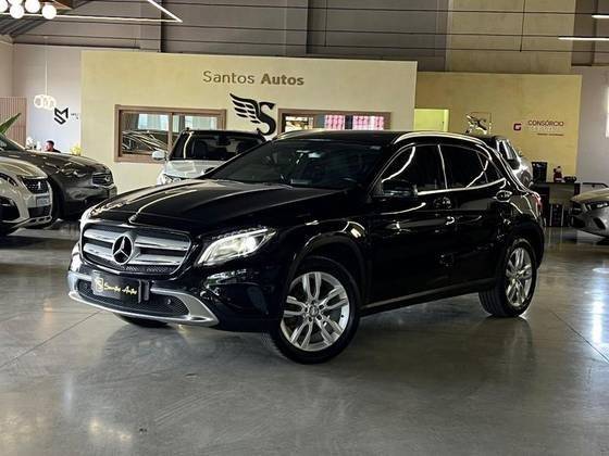 MERCEDES-BENZ GLA 200 2015