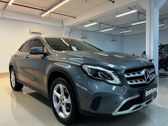 MERCEDES-BENZ GLA 200 2019
