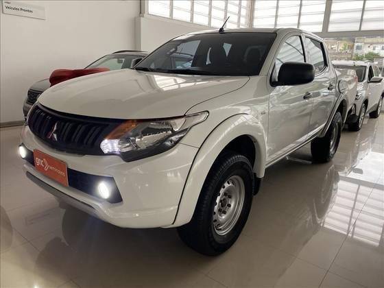 MITSUBISHI L200 TRITON 2023