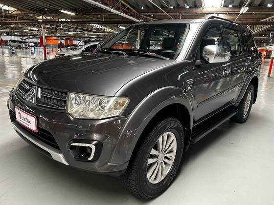 MITSUBISHI PAJERO 2016