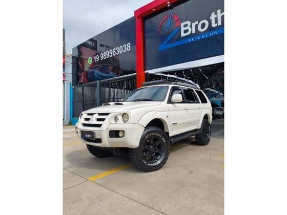 MITSUBISHI PAJERO SPORT 2011