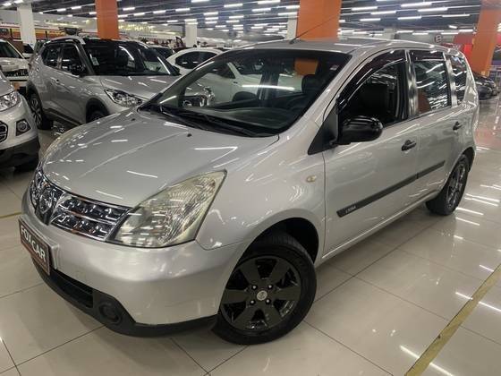 NISSAN LIVINA 2012