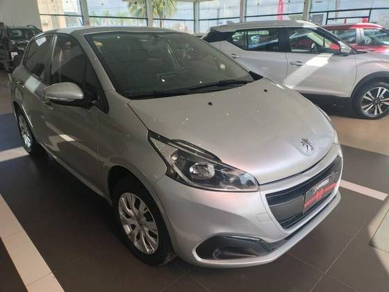 PEUGEOT 208 2018