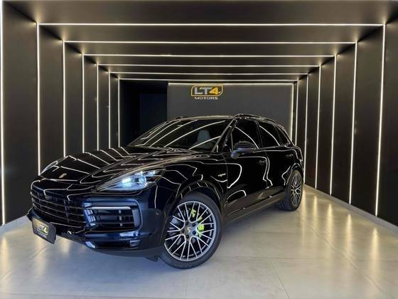 PORSCHE CAYENNE 2021