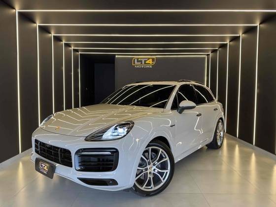 PORSCHE CAYENNE 2023
