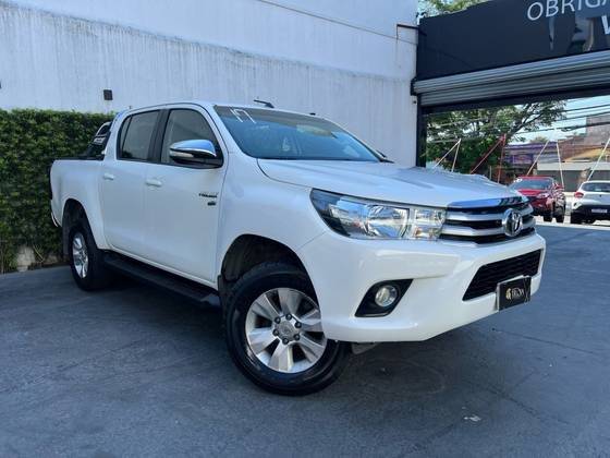 TOYOTA HILUX 2017