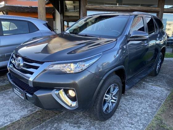 TOYOTA HILUX SW4 2018
