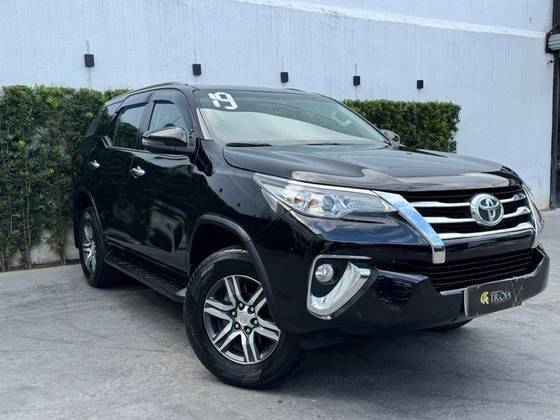 TOYOTA HILUX SW4 2019