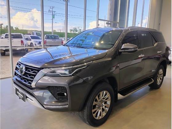 TOYOTA HILUX SW4 2021