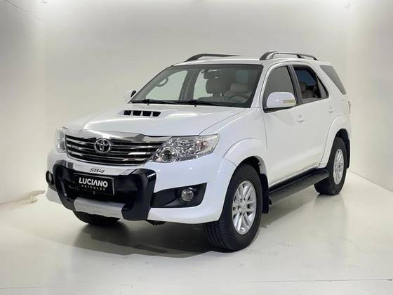 TOYOTA HILUX SW4 2012