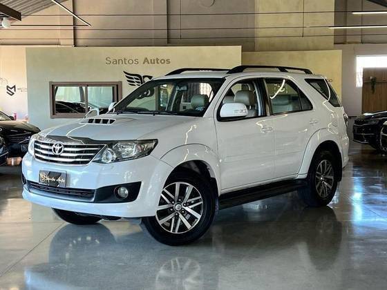 TOYOTA HILUX SW4 2013