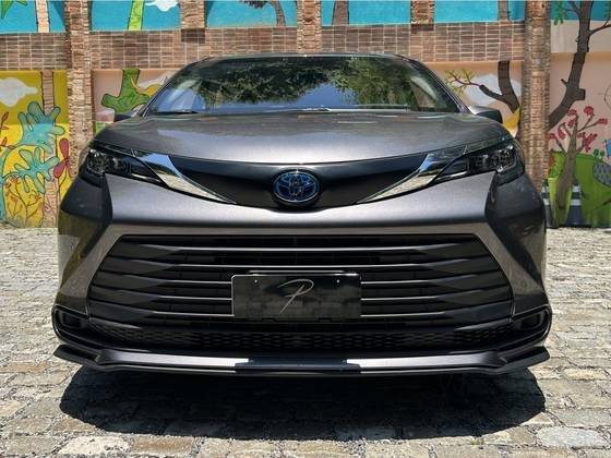 TOYOTA SIENNA 2024
