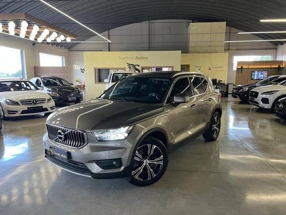 VOLVO XC40 2022