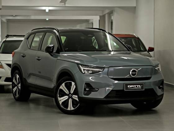 VOLVO XC40 2023