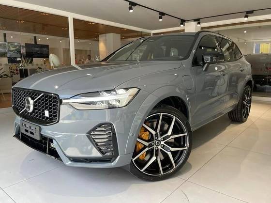 VOLVO XC60 2024