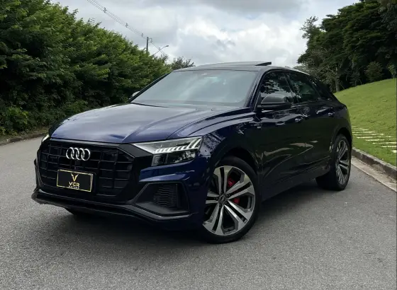 AUDI Q8 2022