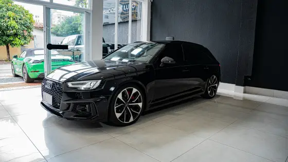 AUDI RS4 2019