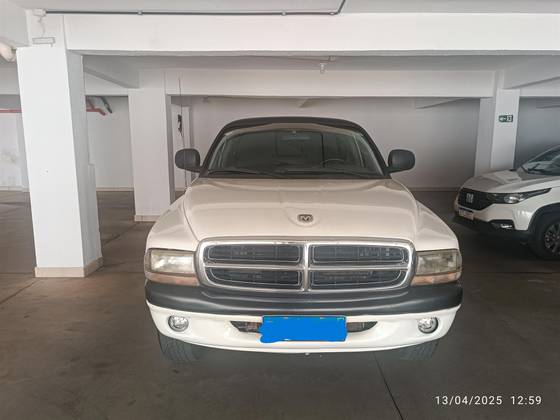 DODGE DAKOTA 2000