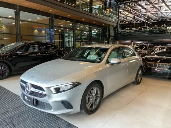 MERCEDES-BENZ A 200 2019