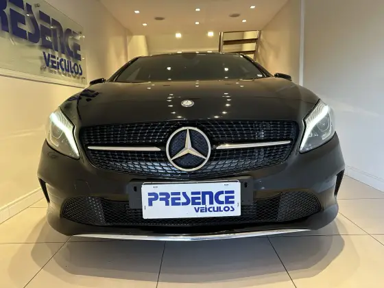 MERCEDES-BENZ A 200 2016
