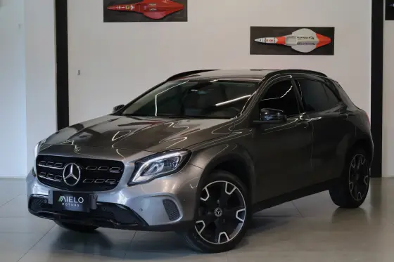 MERCEDES-BENZ GLA 200 2019