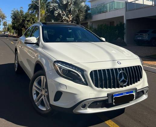 MERCEDES-BENZ GLA 200 2016