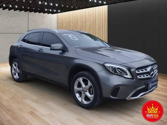 MERCEDES-BENZ GLA 200 2019