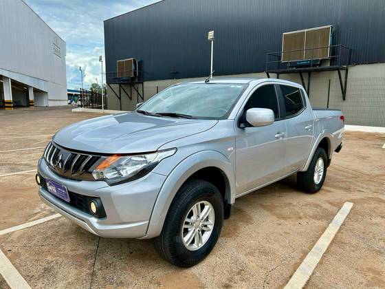 MITSUBISHI L200 TRITON 2023