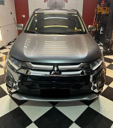 MITSUBISHI OUTLANDER 2016