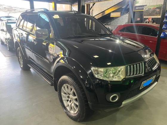 MITSUBISHI PAJERO DAKAR 2011