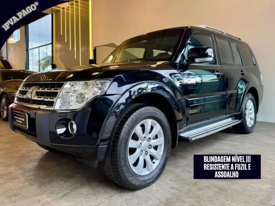 MITSUBISHI PAJERO FULL 2011