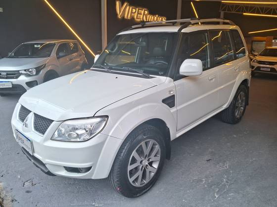 MITSUBISHI PAJERO TR4 2013