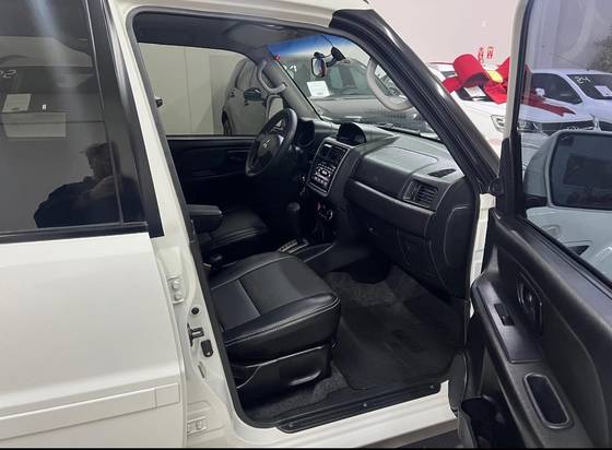 MITSUBISHI PAJERO TR4 2012