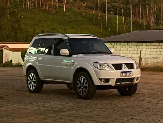 MITSUBISHI PAJERO TR4 2013