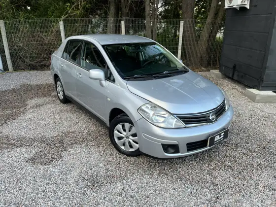 NISSAN TIIDA 2012