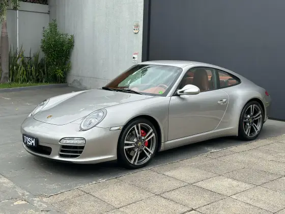 PORSCHE 911 2011