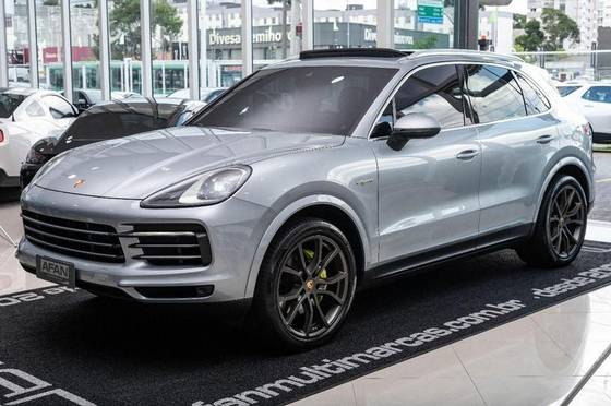 PORSCHE CAYENNE 2021