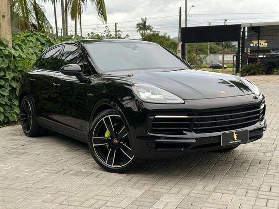 PORSCHE CAYENNE 2023