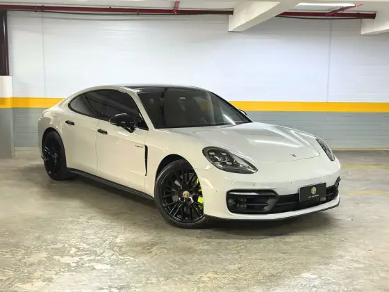 PORSCHE PANAMERA 2023