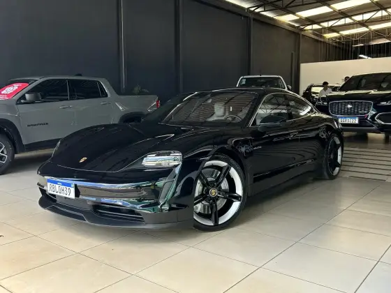 PORSCHE TAYCAN 2021
