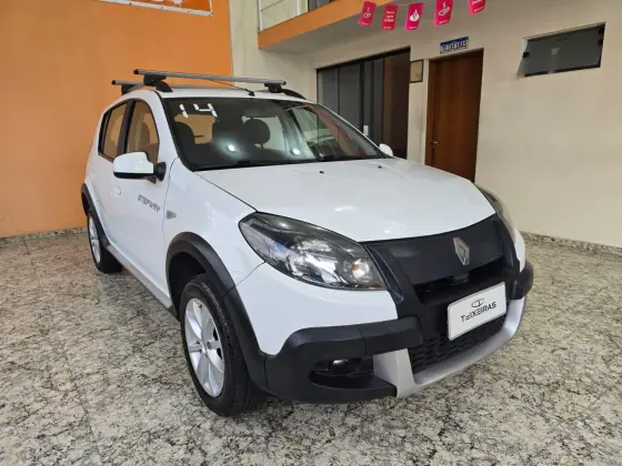 RENAULT SANDERO 2014