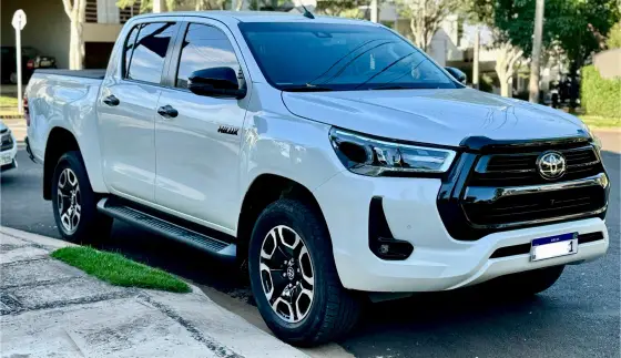TOYOTA HILUX 2022