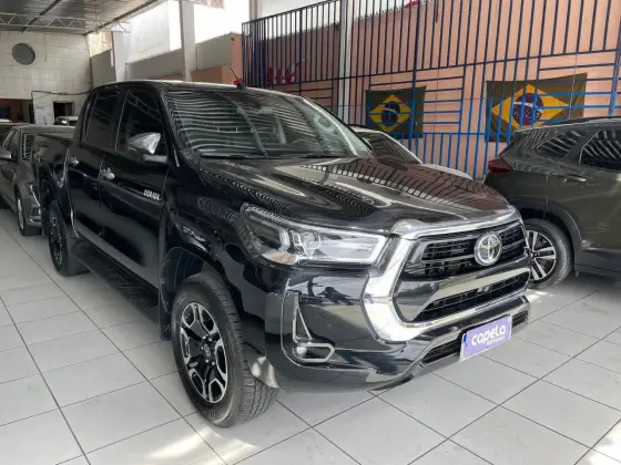 TOYOTA HILUX 2024
